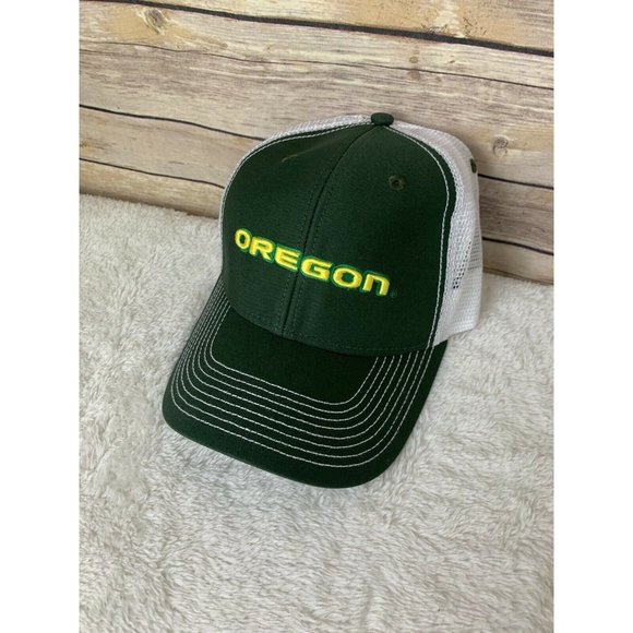 Ouray Accessories | Oregon Ducks Trucker Hat Baseball Youth Hat Cap | Color: Green/White | Size: Os | Kmays1234's Closet